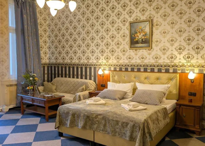 潘森贝拉酒店 3*